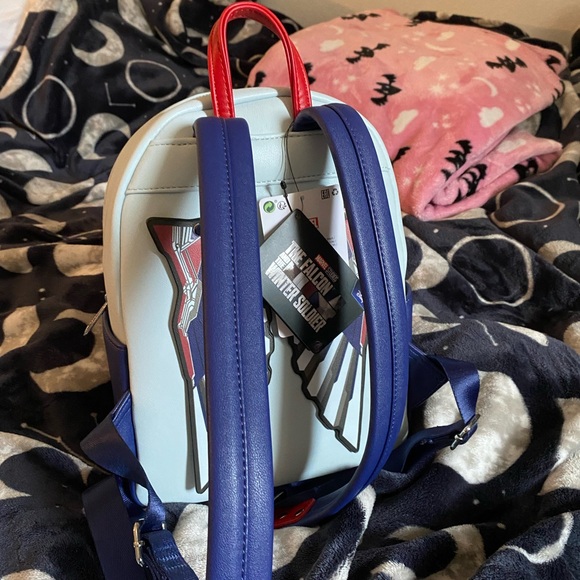 Captain America Backpack - Picture 4 of 5